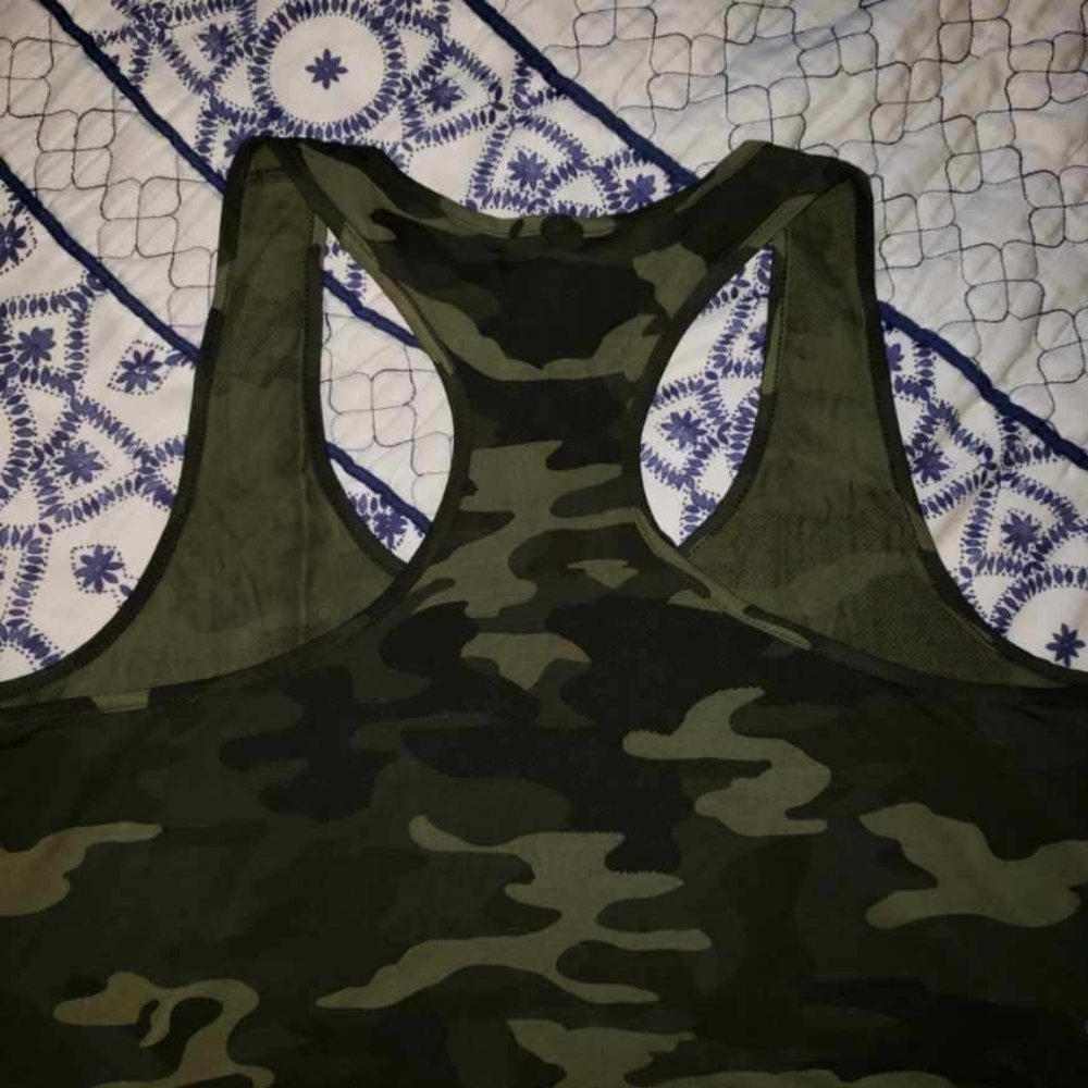 🧚🏼♀️Good American Camo Tank - Picture 5 of 5